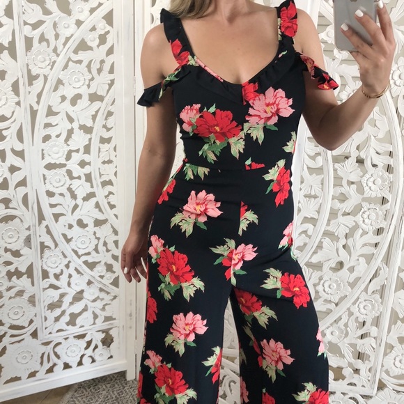 Topshop Other - 🏷 TOPSHOP Floral Romper